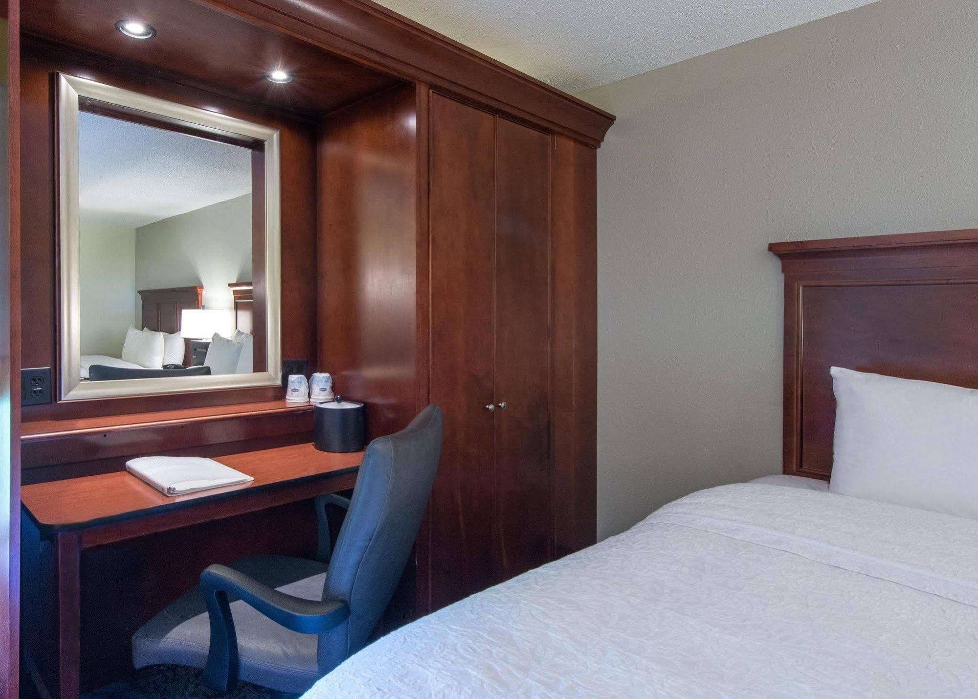 Hampton Inn Charlotte/Matthews Exterior photo